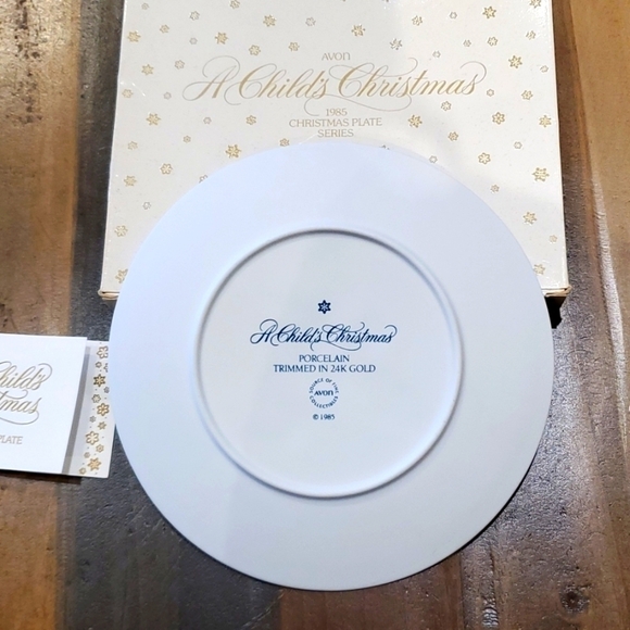 Vintage 1985 Bisque Porcelain Avon Collectibles Plate - Picture 2 of 6